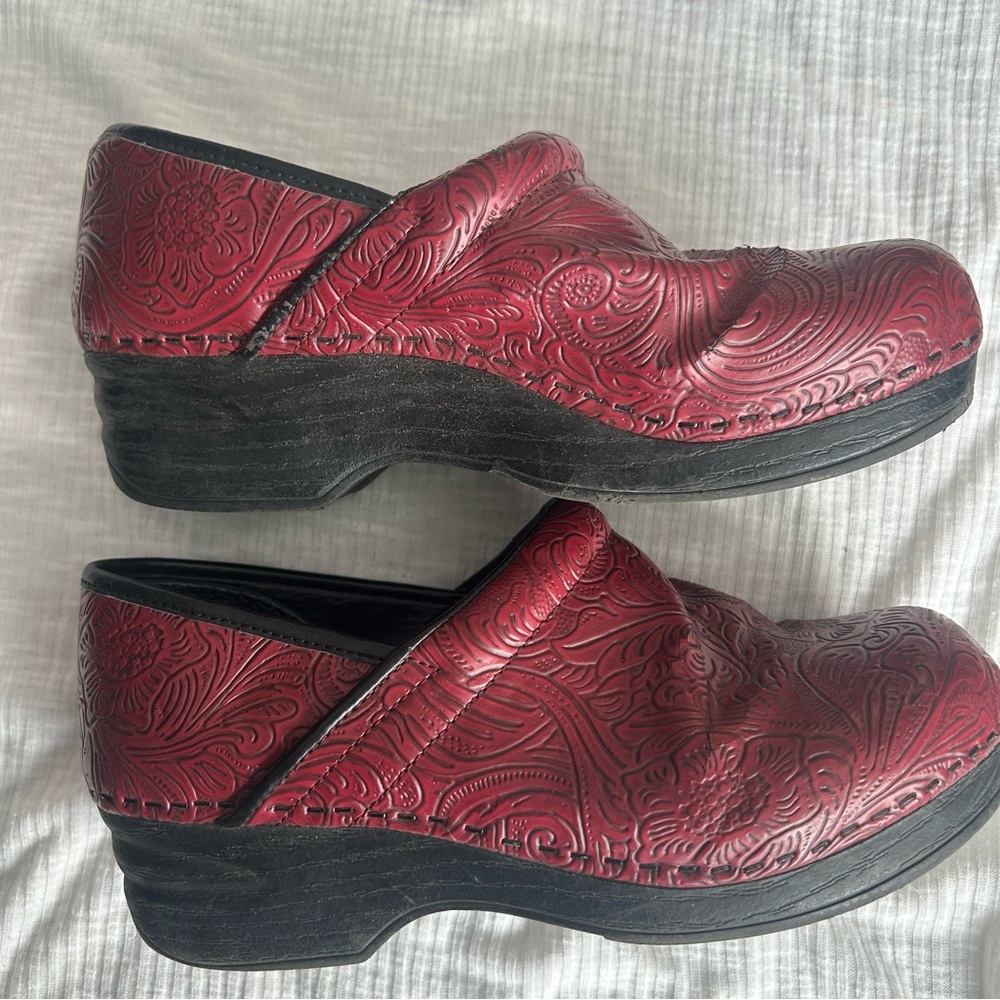 Croft & Barrow Burgundy Embossed Mules